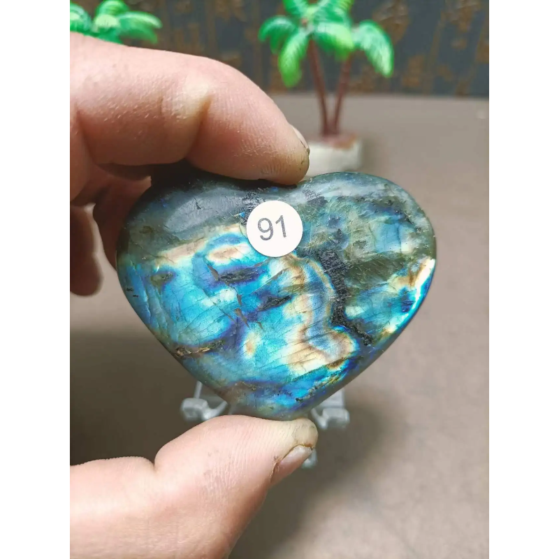 Natural Labradorite Heart — Madagascar Energy Reiki Specimen, New Year Display Gift