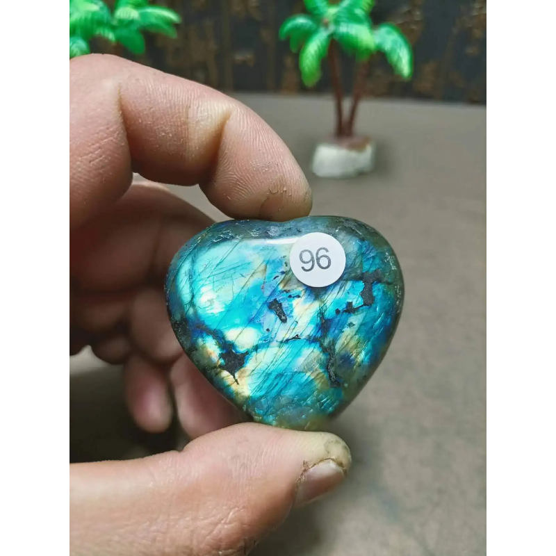Natural Labradorite Heart — Madagascar Energy Reiki Specimen, New Year Display Gift