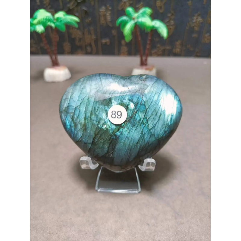Natural Labradorite Heart — Madagascar Energy Reiki Specimen, New Year Display Gift