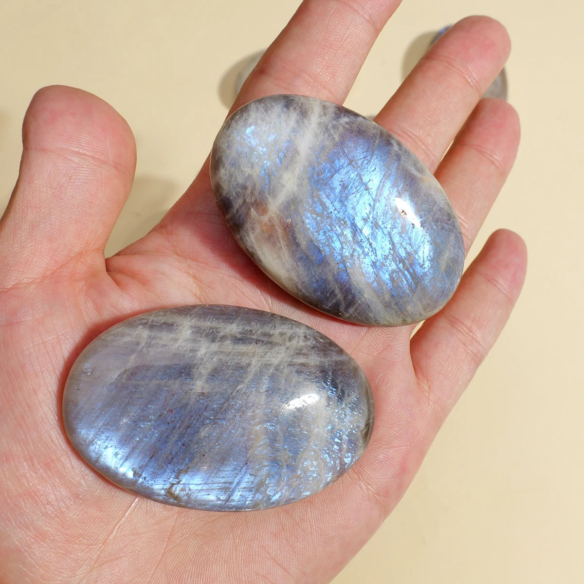 1PC Natural Blue Moonstone Crystal Palm Stone for Mind Healing Finger Massage Energy Healing Feng Shui Yoga Home Decor