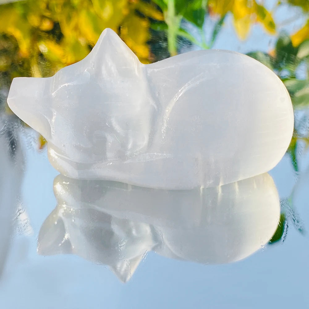 1pc Selenite Sleeping Cat Carving - Serene Crystal Animal Figurine with Polished Surface, Perfect for Home Decor, Weddings, Birt
