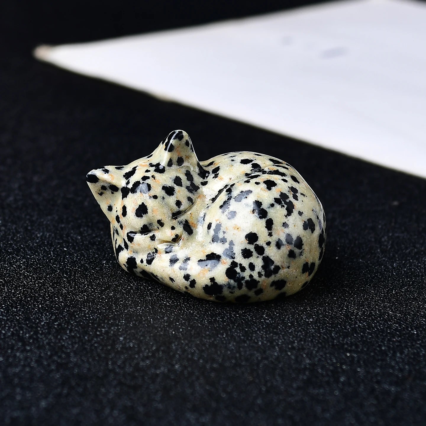 Natural crystal carved cat, a perfect choice for home decoration as a crystal gift ornament, a great option for healing crystals