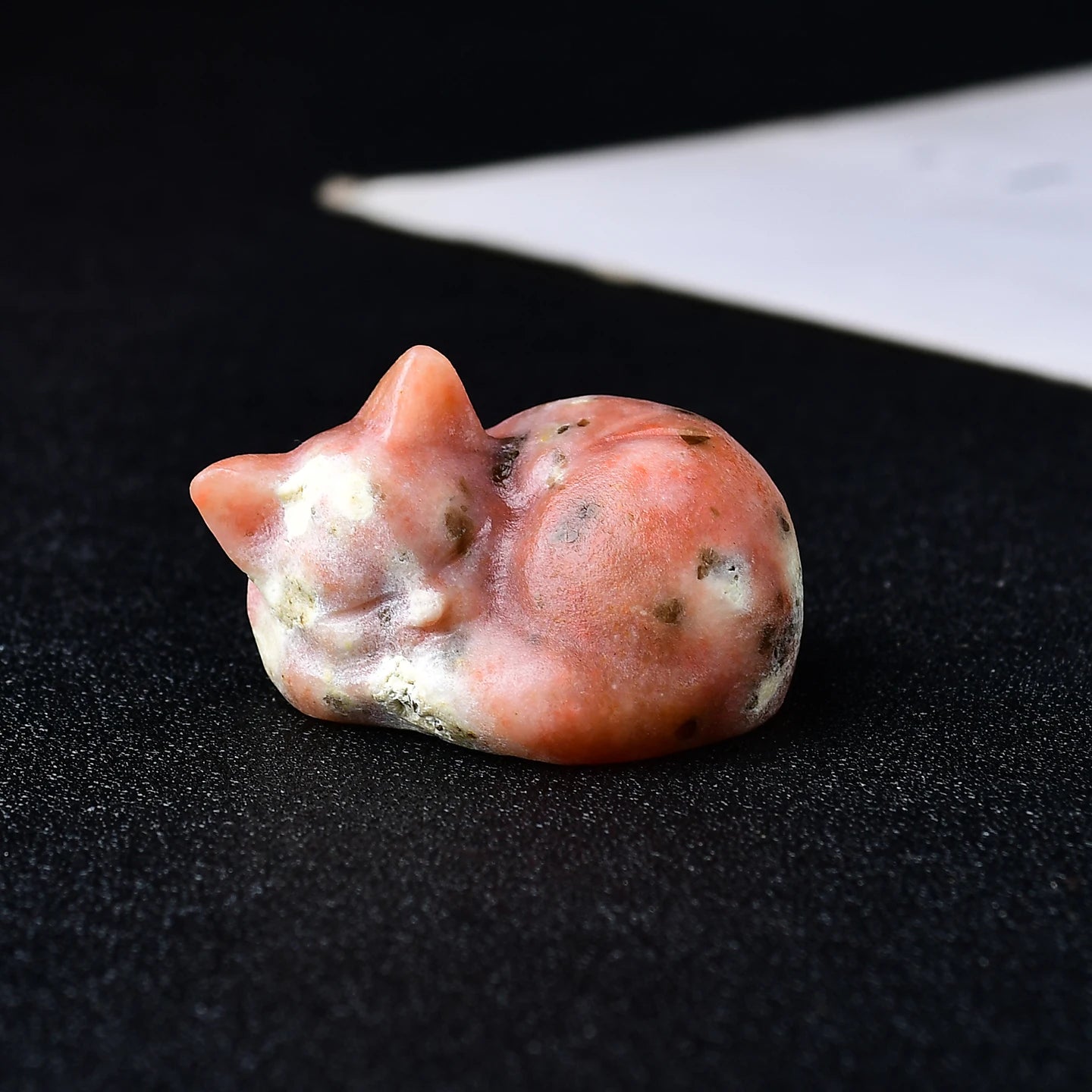 Natural crystal carved cat, a perfect choice for home decoration as a crystal gift ornament, a great option for healing crystals