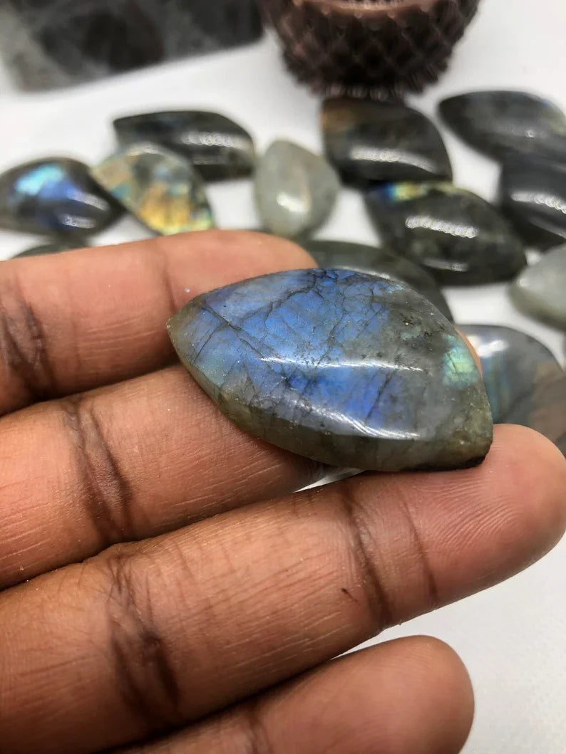 1pc Blue Labradorite freeform Crystal, Irregular Tumbled Stone for DIY Jewelry Making and Home Decor, Blue Flash Moonstone