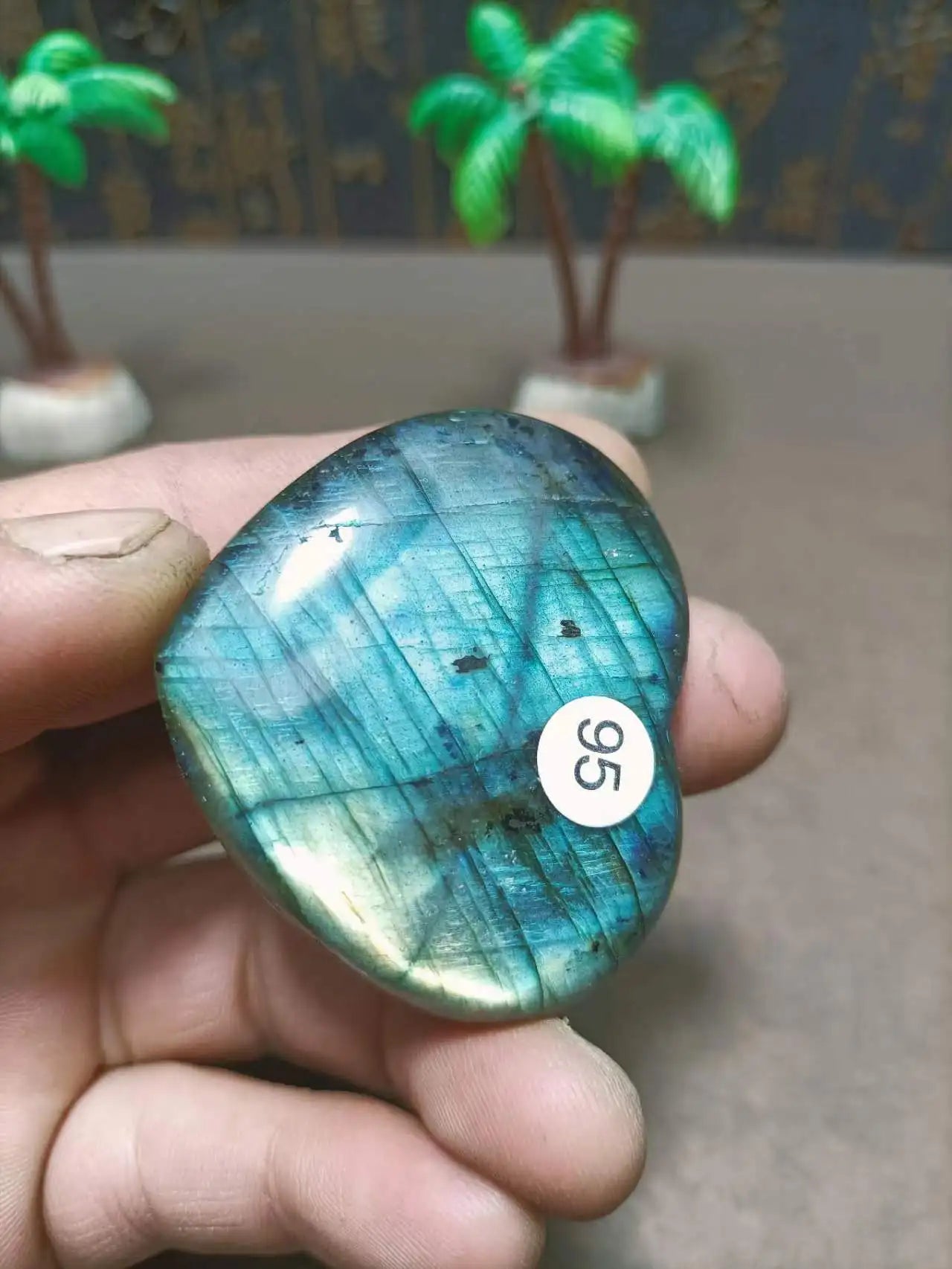 Natural Labradorite Heart — Madagascar Energy Reiki Specimen, New Year Display Gift