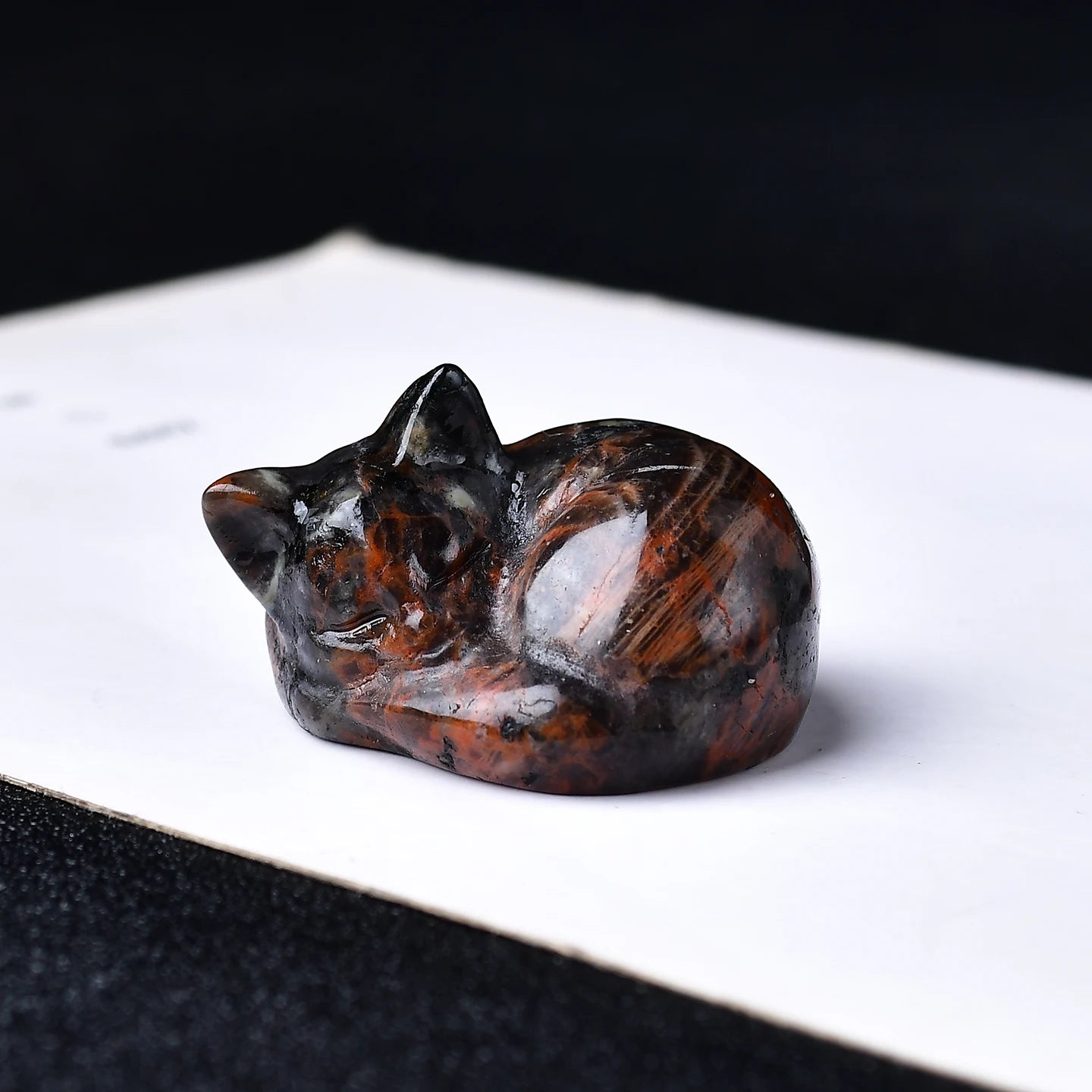 Natural crystal carved cat, a perfect choice for home decoration as a crystal gift ornament, a great option for healing crystals