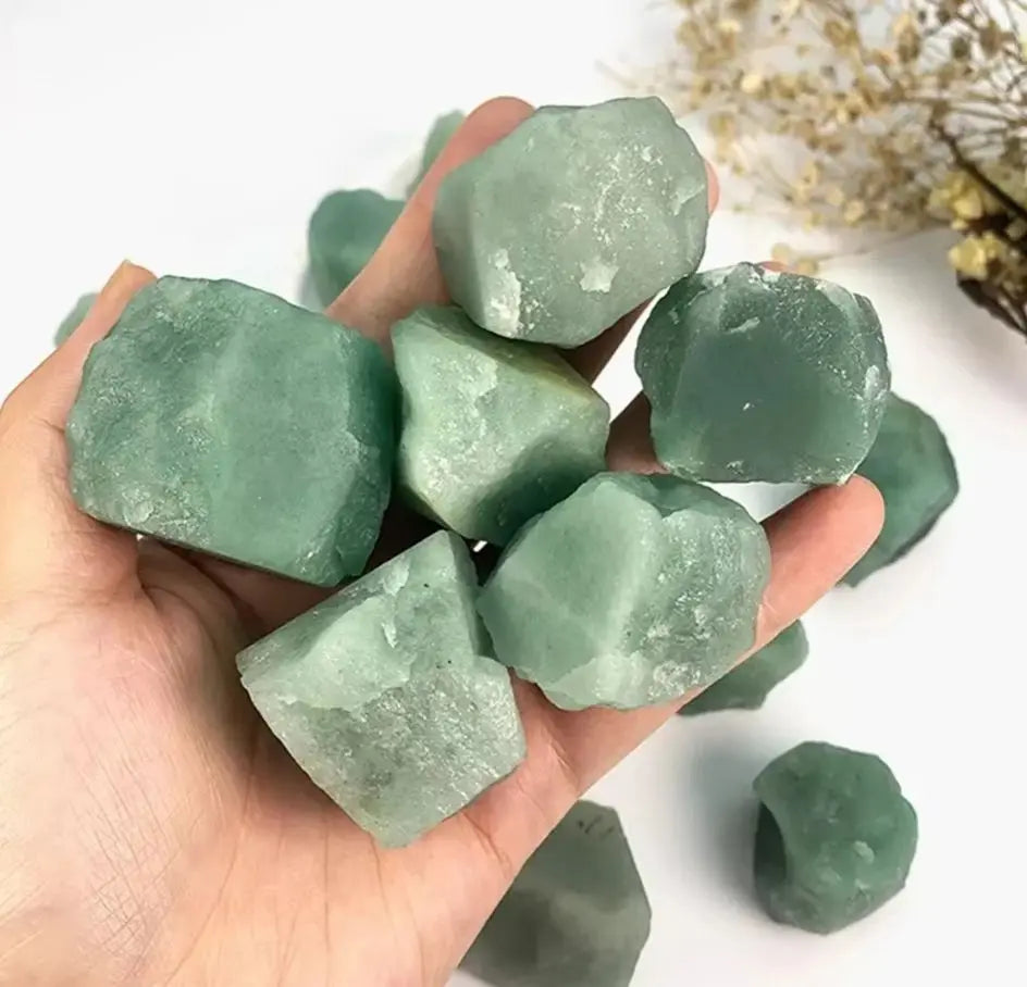 Natural Green Aventurine Crystal Quartz Irregular Raw Stone Mineral Reiki Specimen for Making Jewellery and Home Decorationr