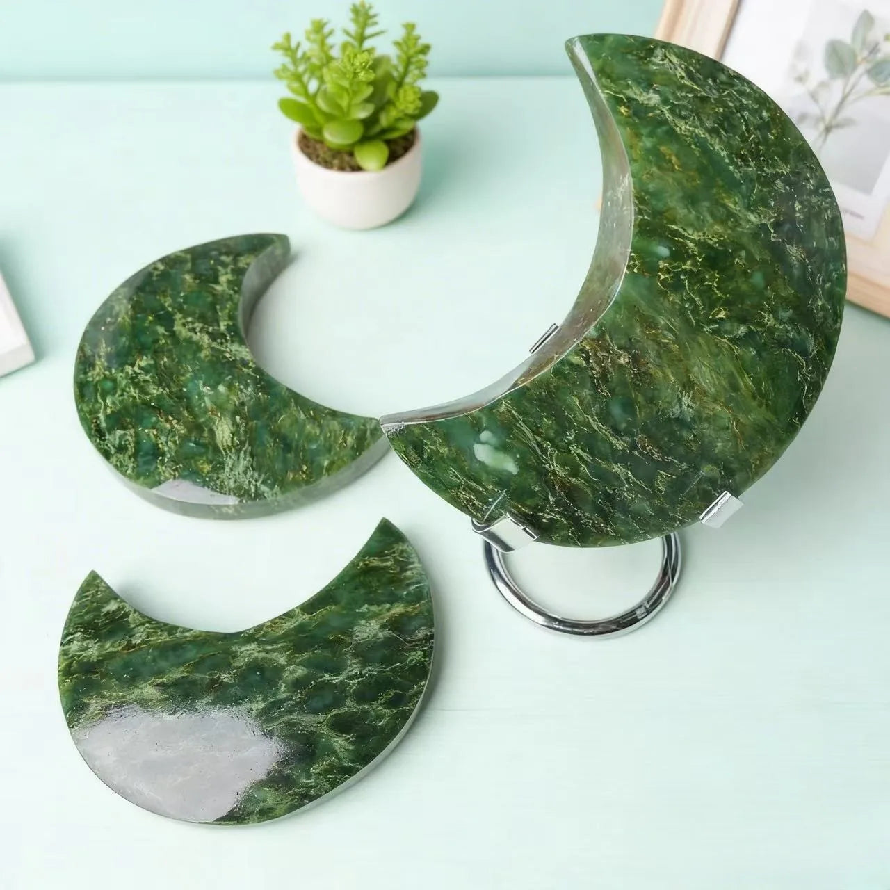 1pc Emerald Moon Carving, Crystal Healing Stone, Suitable for Home, Office, Garden Decor, Wedding & Anniversary Gift
