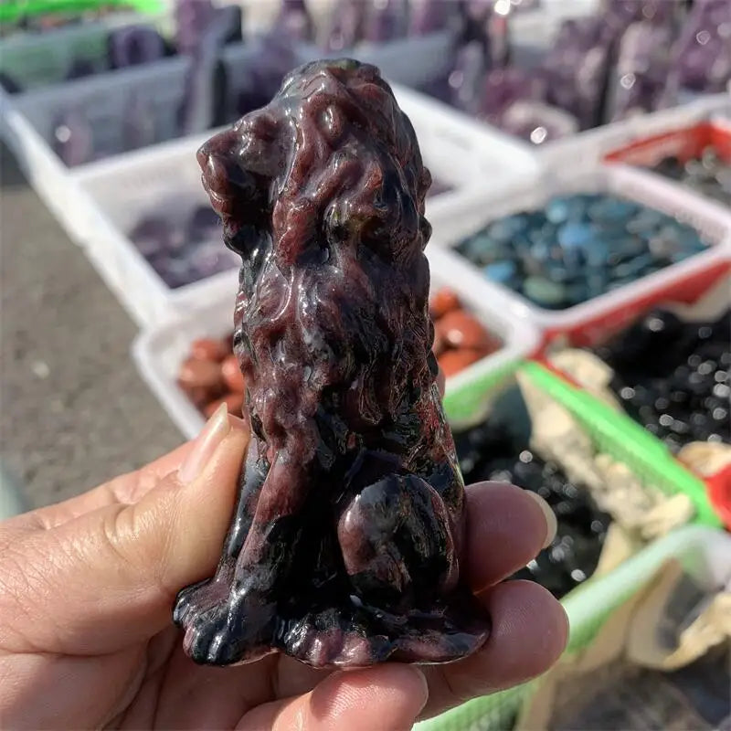 Natural Garnet Lion Carving  Animal Ornaments Statue Gift Healing Gem Crafts For Home Decoration 1PCS