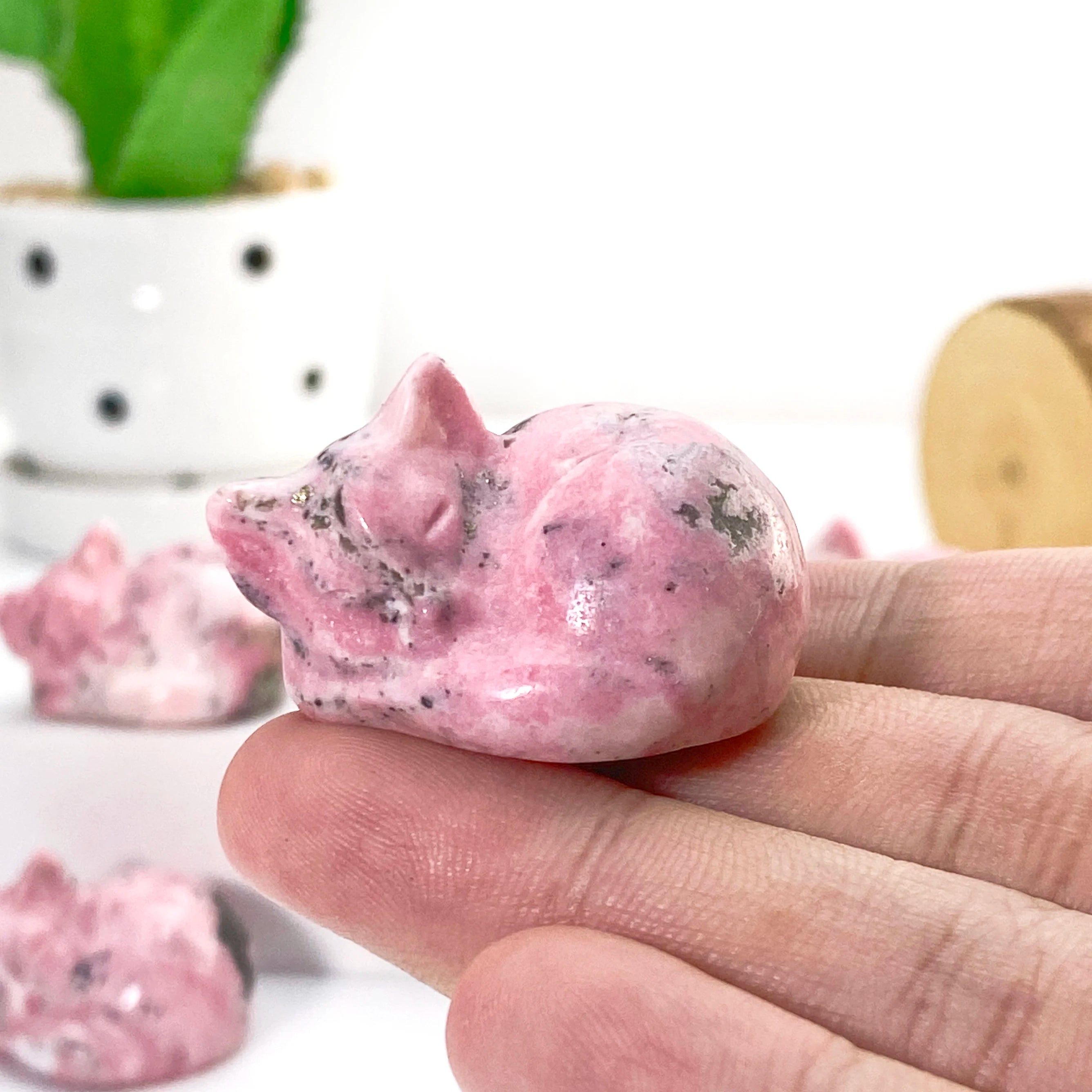 1PC Pink Rhodonite Sleeping Cat Carving, Stone Collections,Excellent Gifts,Family And Friends Gift, DIY Decoration, Room Decor