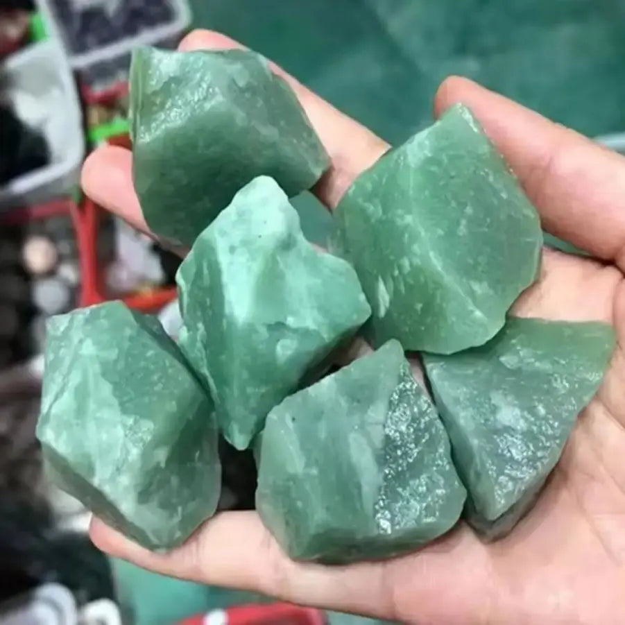 Natural Green Aventurine Crystal Quartz Irregular Raw Stone Mineral Reiki Specimen for Making Jewellery and Home Decorationr