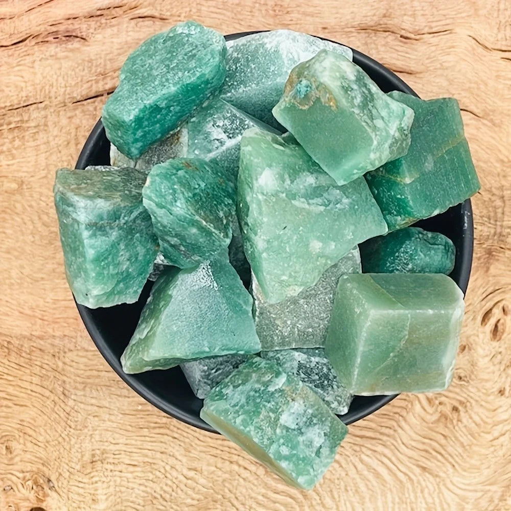 Natural Green Aventurine Crystal Quartz Irregular Raw Stone Mineral Reiki Specimen for Making Jewellery and Home Decorationr