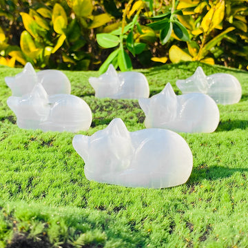 1pc Selenite Sleeping Cat Carving - Serene Crystal Animal Figurine with Polished Surface, Perfect for Home Decor, Weddings, Birt
