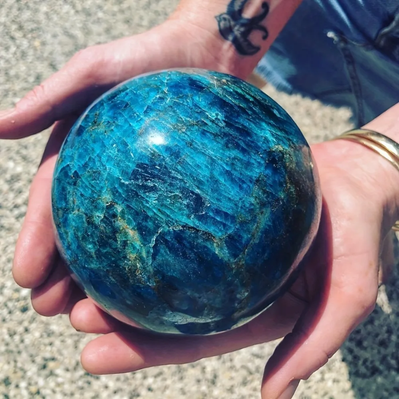 Blue Apatite Ball Healing Stones Ball Reiki Fengshui Meditation Ornaments and Decorations