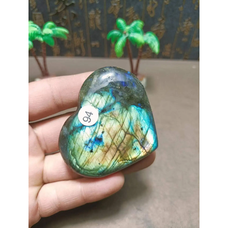 Natural Labradorite Heart — Madagascar Energy Reiki Specimen, New Year Display Gift