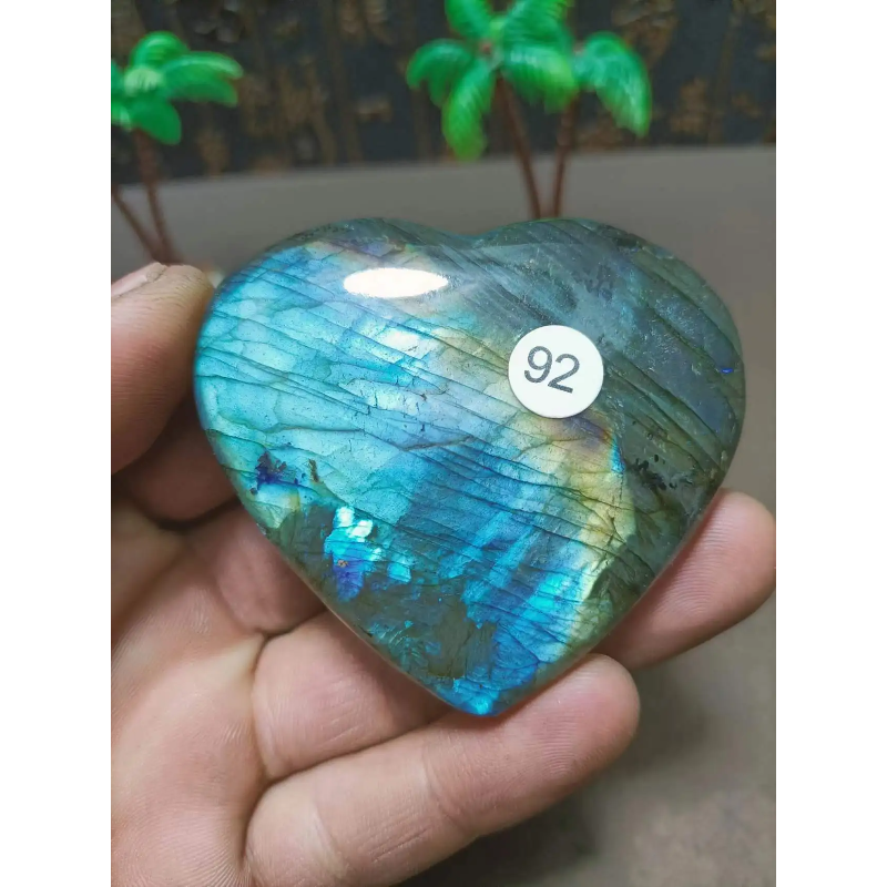 Natural Labradorite Heart — Madagascar Energy Reiki Specimen, New Year Display Gift